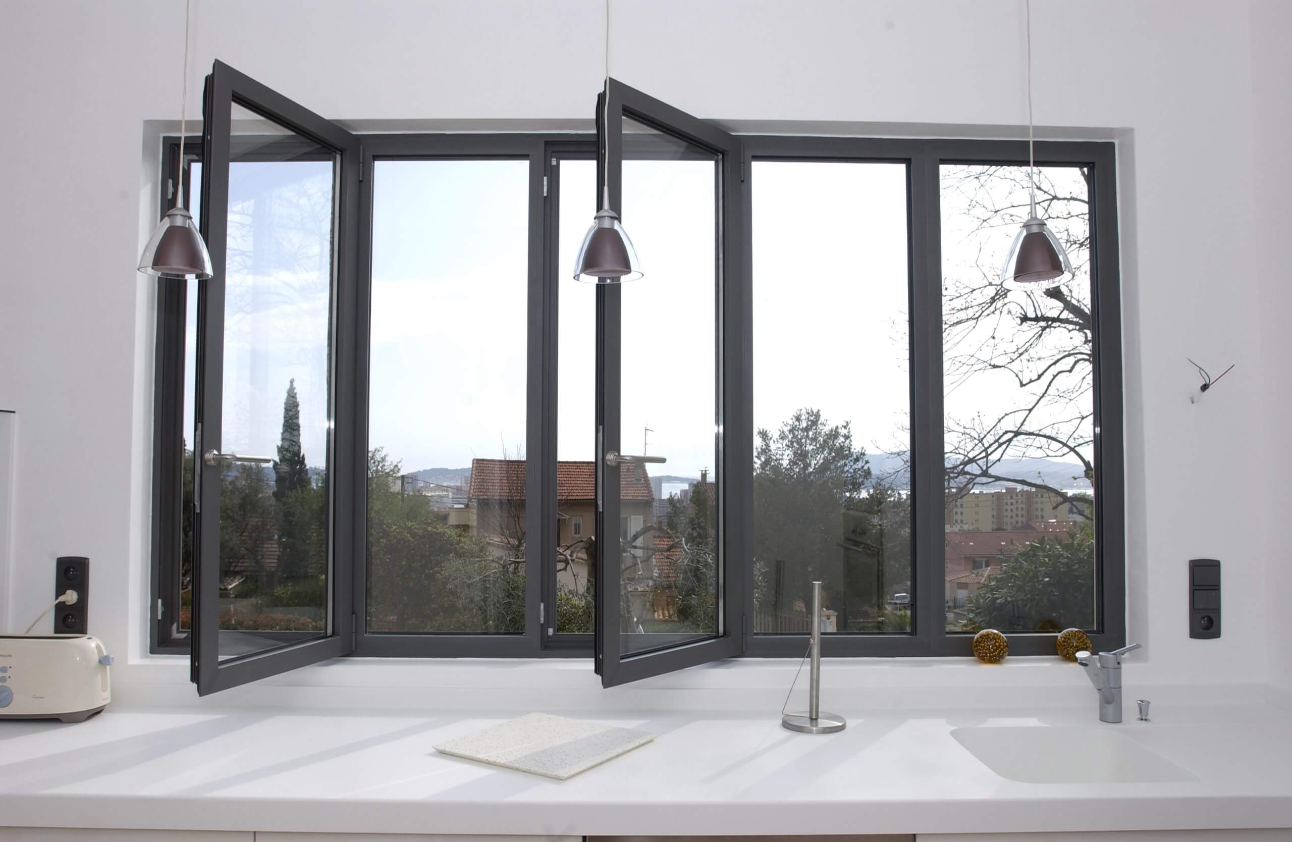 Окна и двери из алюминия LEGA